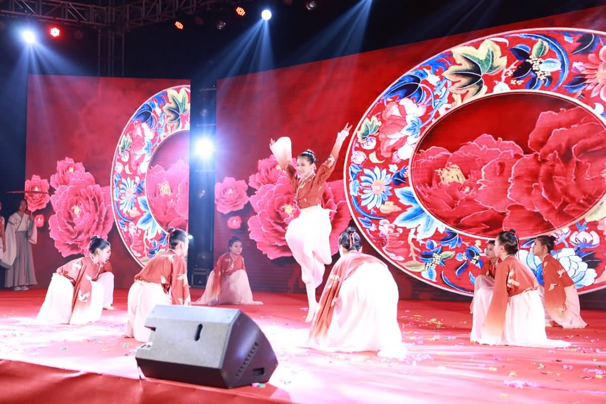 東莞高級中學(xué) (集團)清溪中學(xué)第五屆體育文化藝術(shù)節(jié)元旦晚會(圖5)