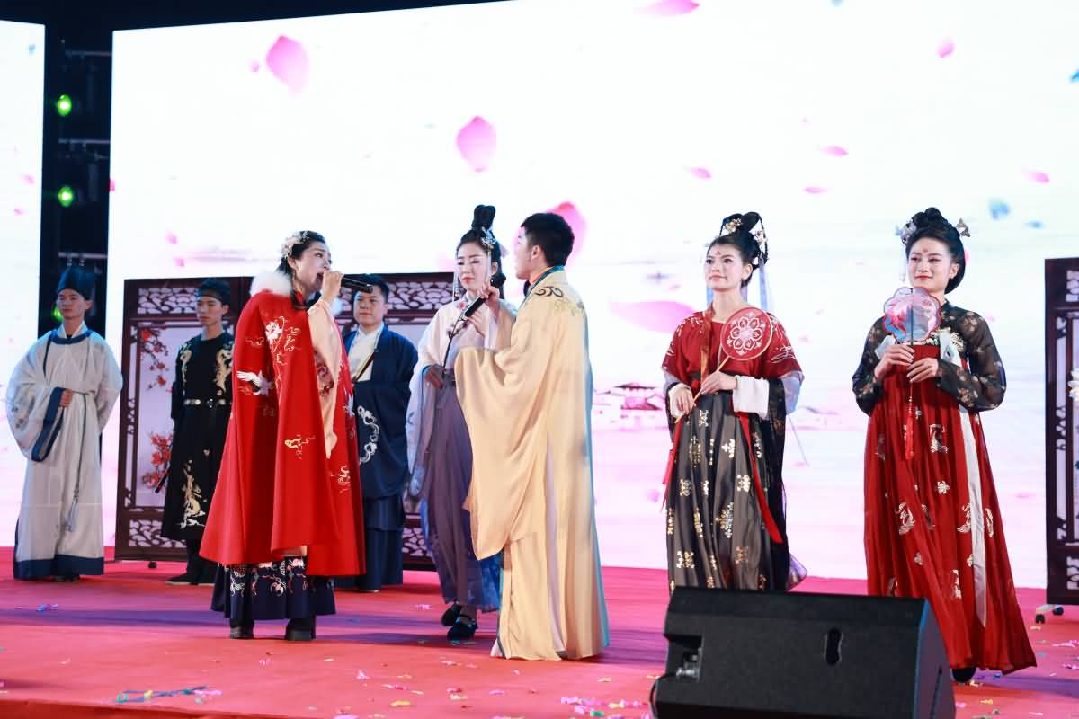 東莞高級中學(xué) (集團)清溪中學(xué)第五屆體育文化藝術(shù)節(jié)元旦晚會(圖9)