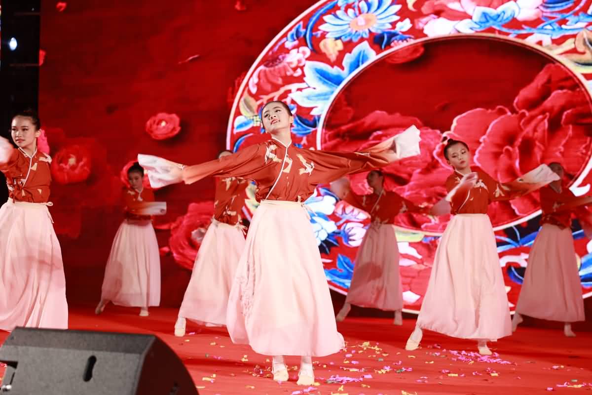 東莞高級中學(xué) (集團)清溪中學(xué)第五屆體育文化藝術(shù)節(jié)元旦晚會(圖6)