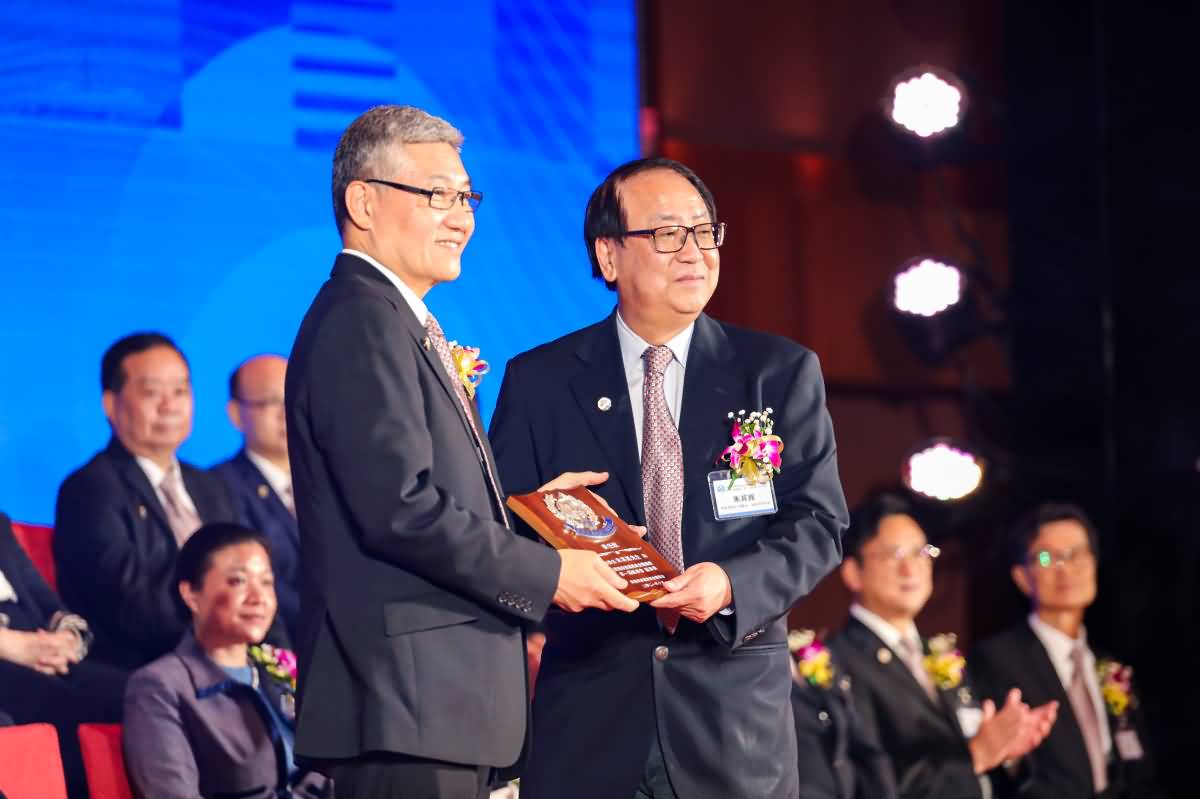 東莞市港商企業(yè)協(xié)會成立二十五周年暨第一屆監(jiān)事會、第十一屆理事會就職典禮(圖4)