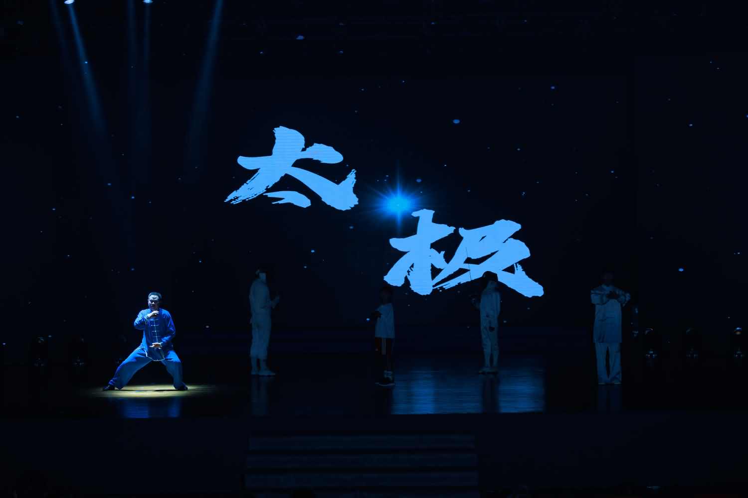 清溪鎮(zhèn)慶祝第39個教師節(jié)總結(jié)表彰大會(圖13)